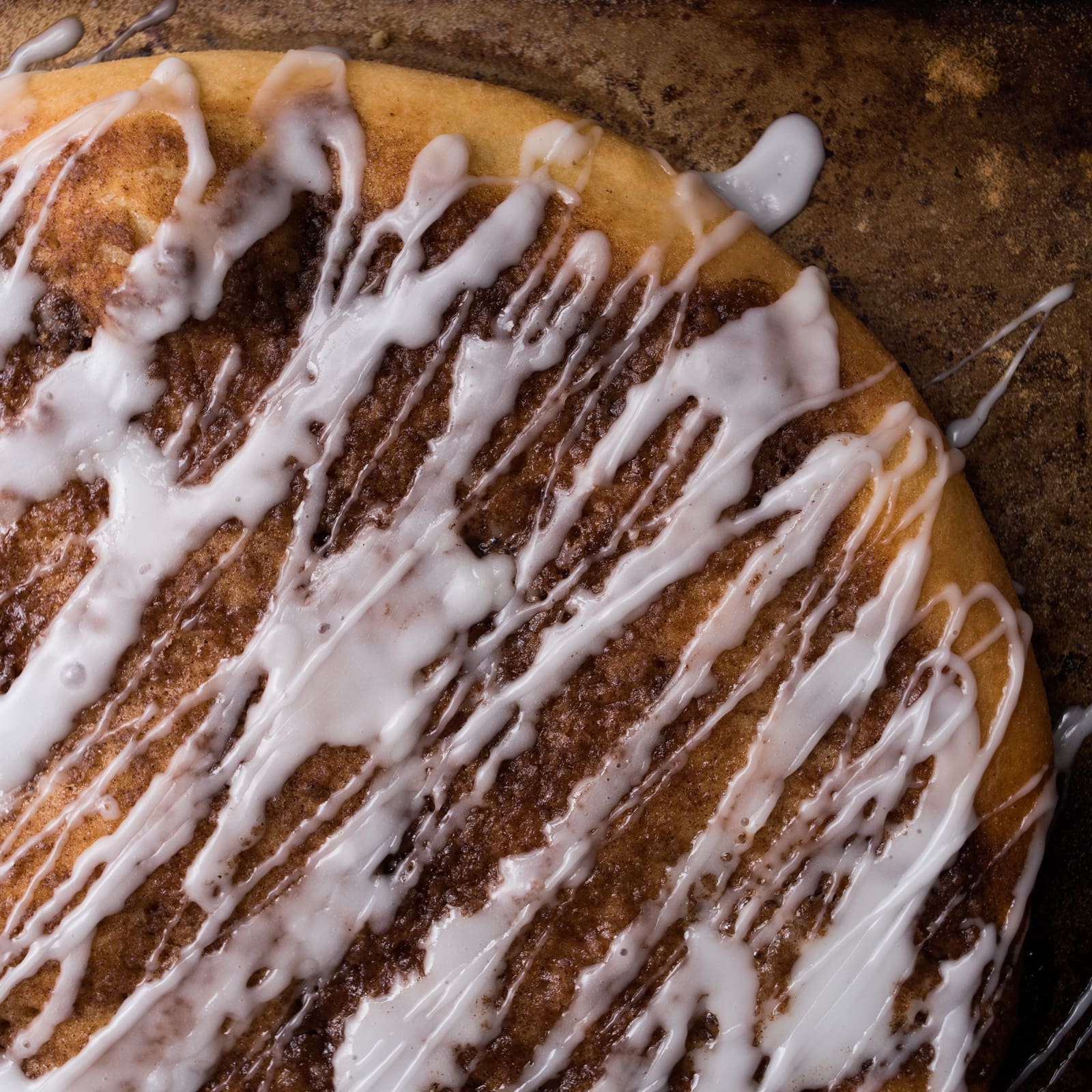 Best Ever Cinnamon Bun Dessert Pizza
