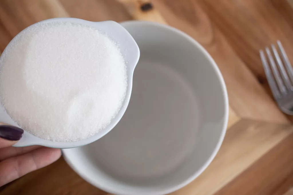 table sugar in a bowl