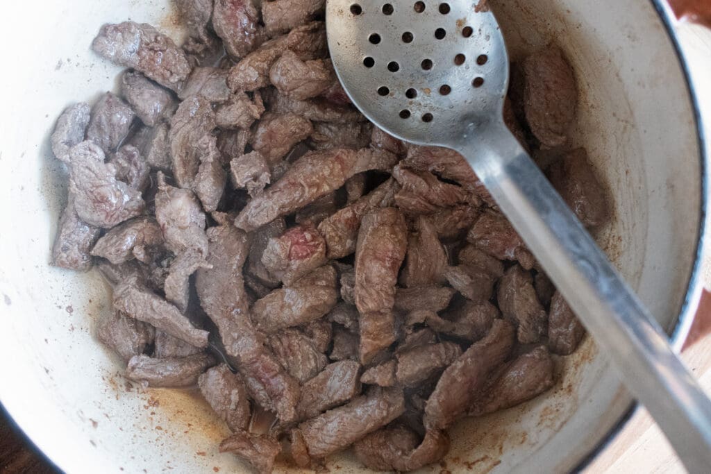 browning meat for carne en su jugo